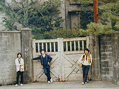 橋本明宣自身の撮影による伝説的なファーストアルバムのジャケット写真