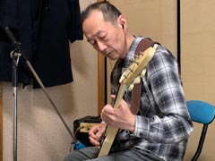 ブランクを感じさせない橋本の素晴らしいギタープレイ！